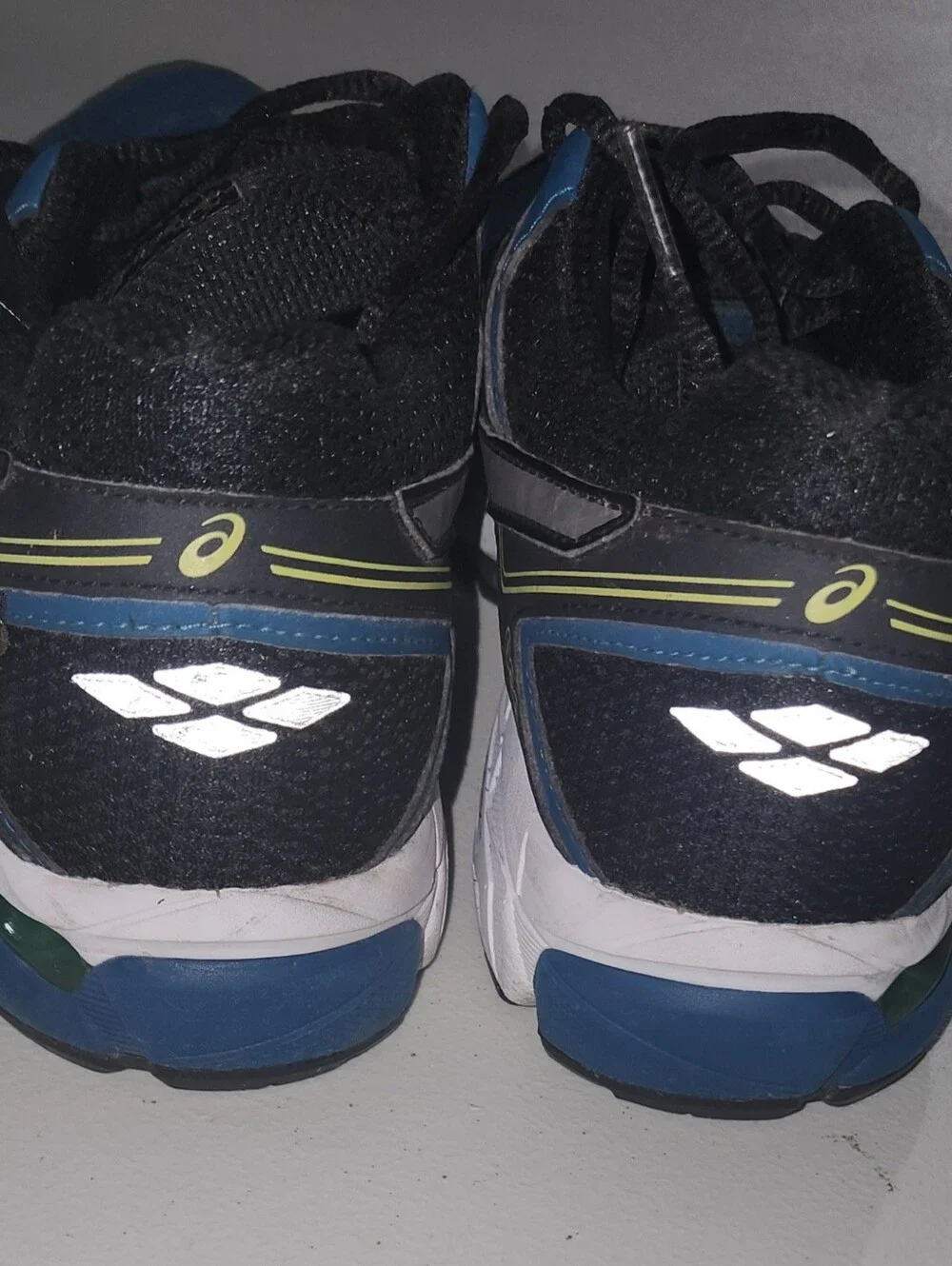 ASICS GT 1000 4 GTX Waterproof Running Shoes Men’s Size 10 US Good Condition